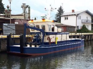 Small workboat for sale, Small workboat for dredging assistance, small workboat for shallow water, shall draft workboat